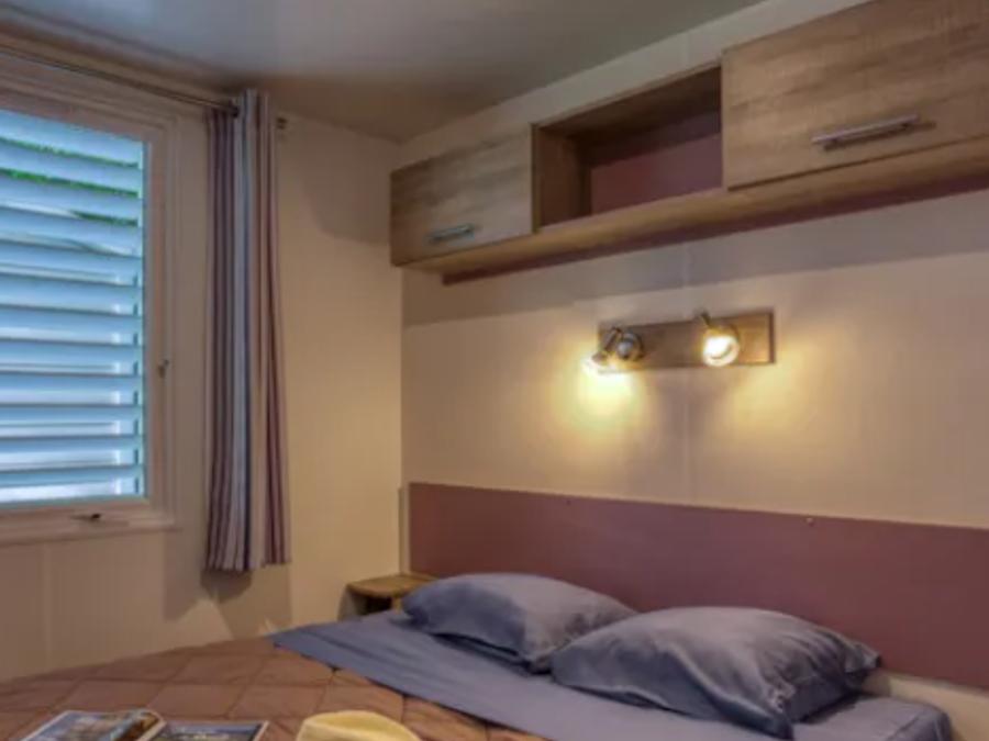 Mobilhome 6 personnes - Mobil-Home Confort 32m² Malaga - 3 chambres + Terrasse couverte, clim, TV, Lave-vaisselle 6 pers 2