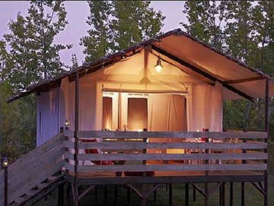 Tente en toile et en bois 4 personnes - Cabane Lodge sur pilotis STANDARD 34m² (2 chambres) dont terrasse couverte 11m² - sans sanitaires | 4 personnes 0