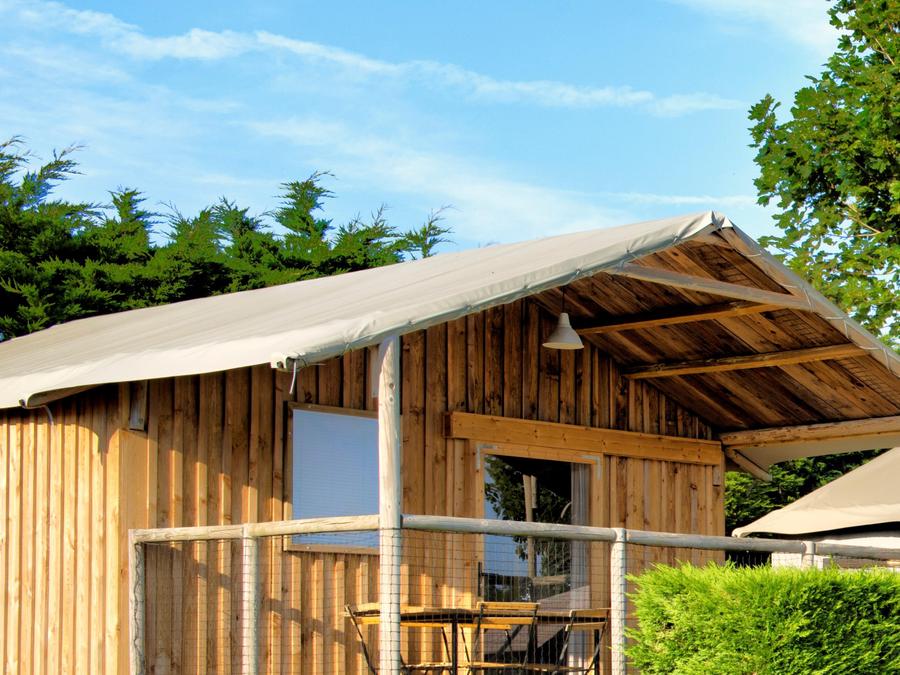 Chalet 4 personnes - Cabane Lodge sur pilotis STANDARD 34m² (2 chambres) TV dont terrasse couverte 11m² | 4 personnes 0
