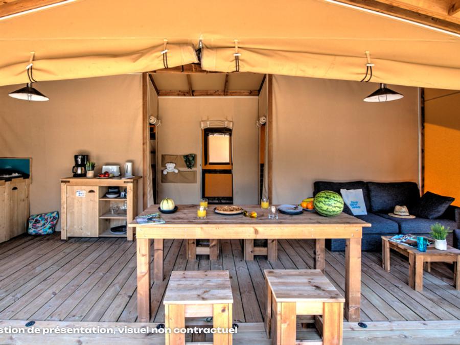 Tente en toile et en bois 4 personnes -  	 Ecolodge Cotton toilée CONFORT 35m² (2 chambres) dont terrasse couverte de 11m² + TV | 4 personnes 2