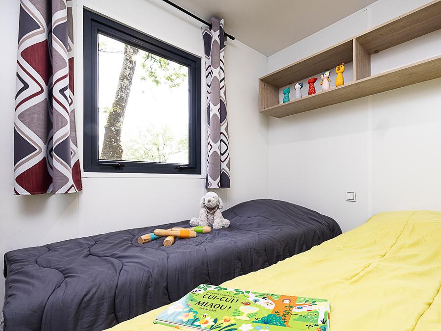 Mobilhome 4 personnes - Confort Rocamadour - TV - 2 chambres - terrasse couverte 6