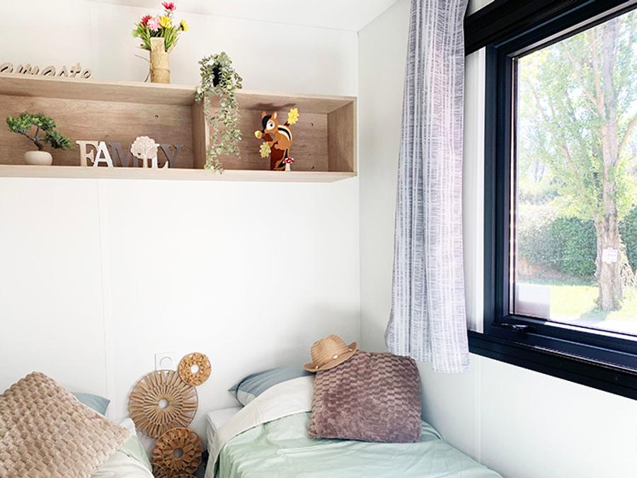 Mobilhome 6 personnes - PREMIUM 32m² - 3 chambres - TV - lave-vaisselle - climatisation - terrasse 12