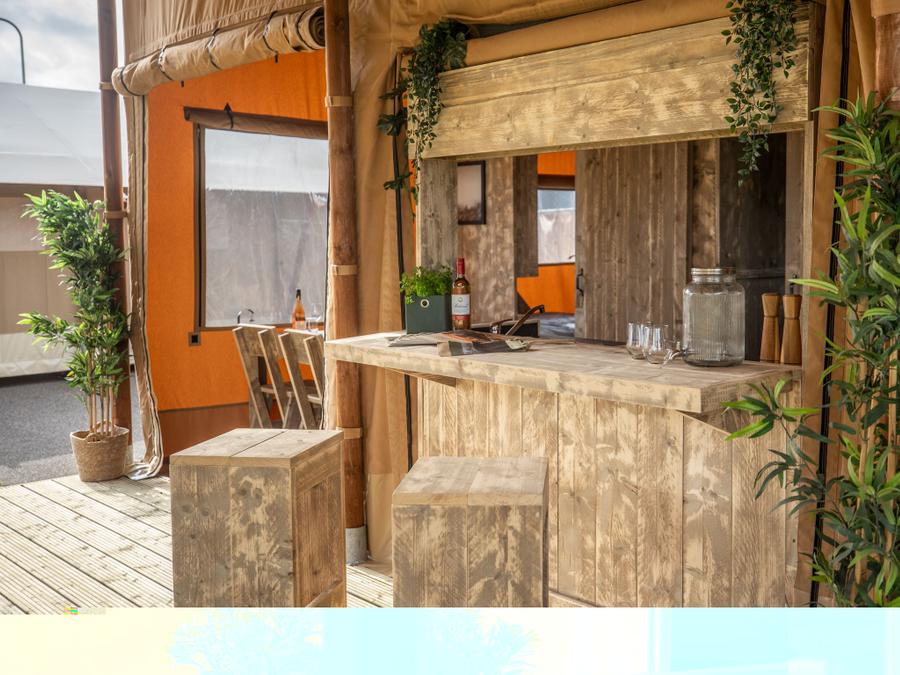 Tente en toile et en bois 4 personnes - Glamping Lodge PREMIUM 34m² - 2 chambres - TV - climatisation - terrasse couverte 5