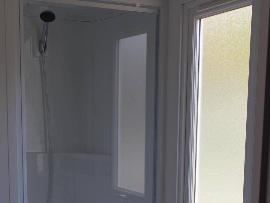Mobilhome 4 personnes - Confort 27m² dont terrasse 2 chambres + TV 2