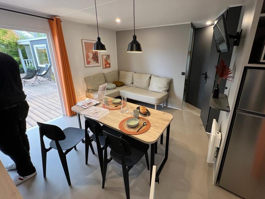 Mobilhome 4 personnes - Confort 32m² (2 chambres) dont terrasse couverte + TV + BBQ 1