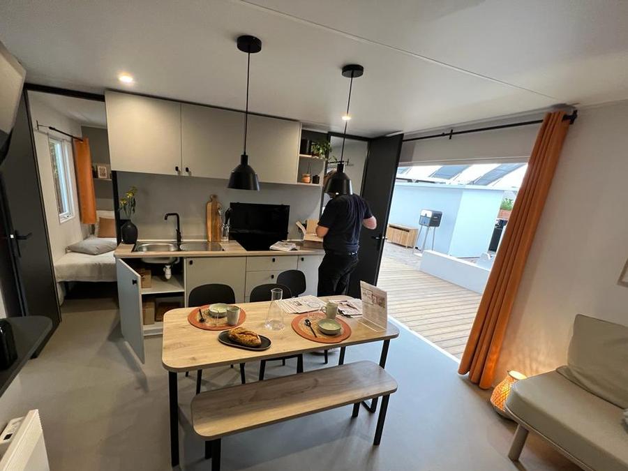 Mobilhome 4 personnes - Confort 32m² (2 chambres) dont terrasse couverte + TV + BBQ 4