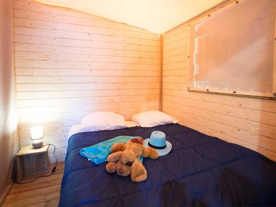 Tente en toile et en bois 5 personnes - CABANE sur pilotis 2