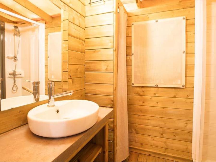 Tente en toile et en bois 5 personnes - CABANE sur pilotis 4