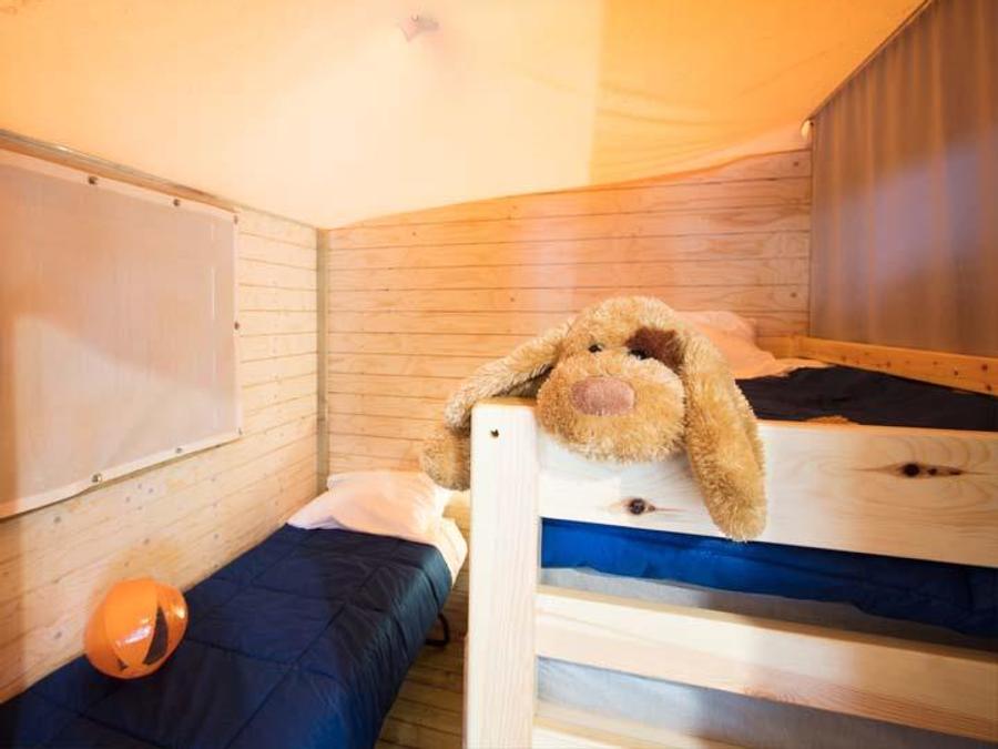 Tente en toile et en bois 5 personnes - CABANE sur pilotis 3