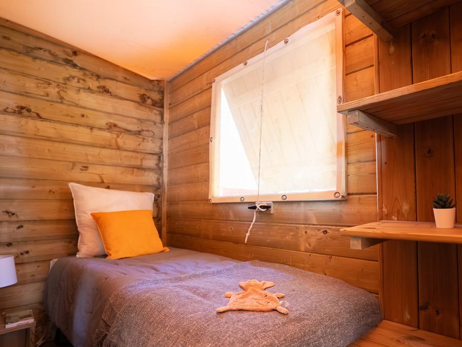 Tente en toile et en bois 5 personnes - CABANE sur pilotis 12