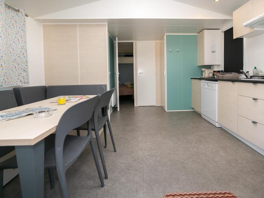Mobilhome 6 personnes - MH2 Premium + terrasse 8 m², avec sanitaires 3