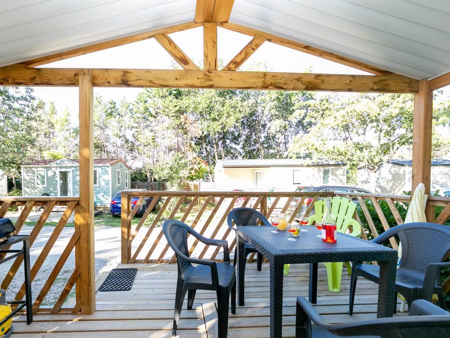 Mobilhome 6 personnes - MH2 Premium + terrasse 8 m², avec sanitaires 2