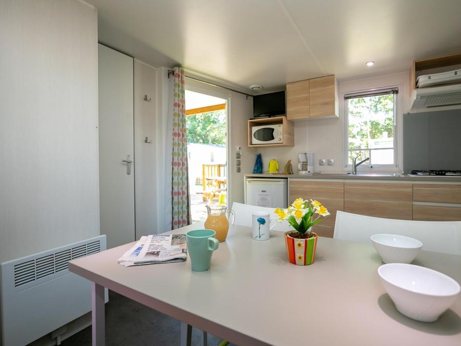Mobilhome 4 personnes - MH2 Confort* 27 m² + lit double en 160, avec sanitaires 2