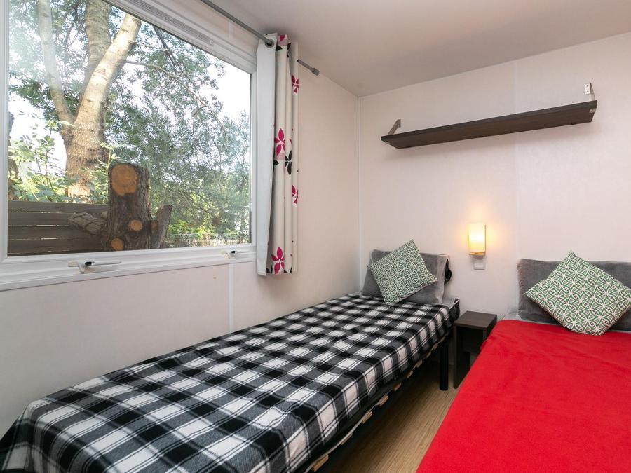 Mobilhome 4 personnes - MH2 Confort* 27 m² + lit double en 160, avec sanitaires 5