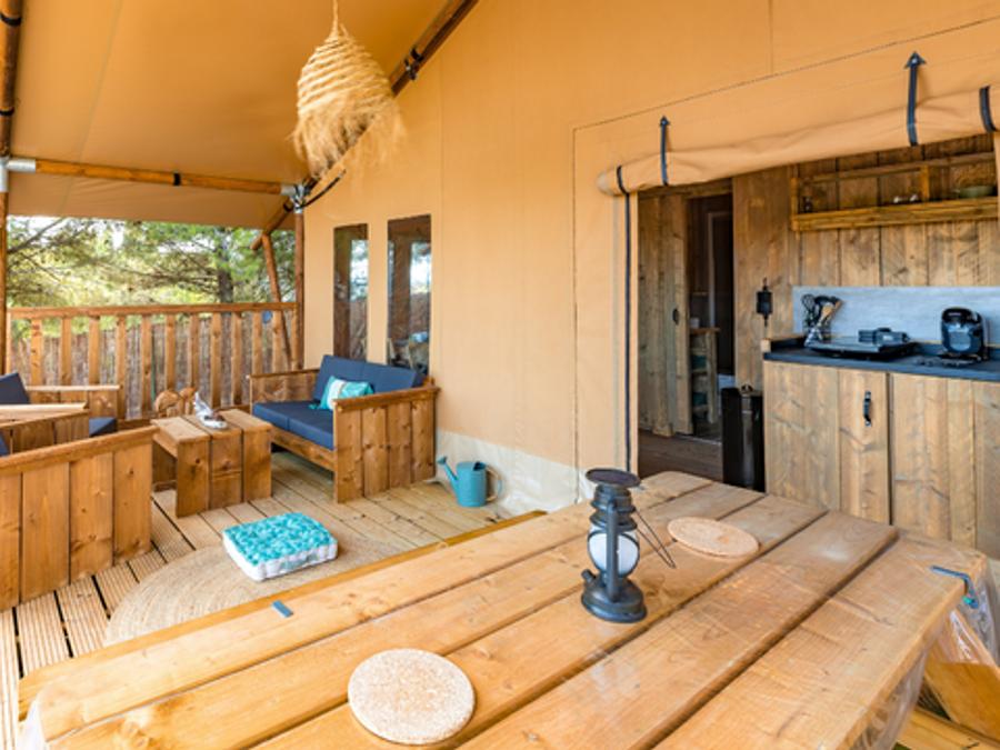 Tente en toile et en bois 4 personnes - Wood Lodge Premium Spa 1
