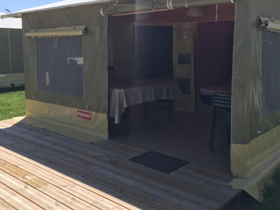 Bungalow toilé 4 personnes 0