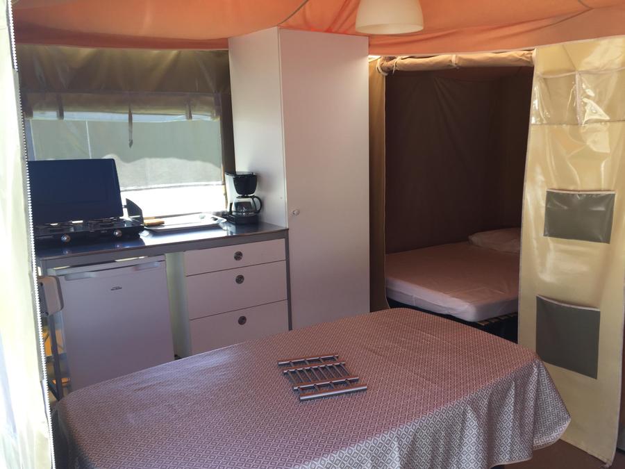 Bungalow toilé 4 personnes 3