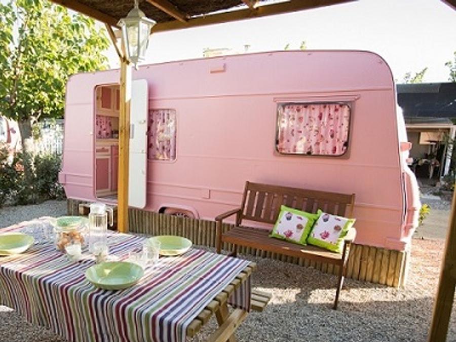 Caravane 4 personnes - ROSE CUPCAKE, sans sanitaires 0