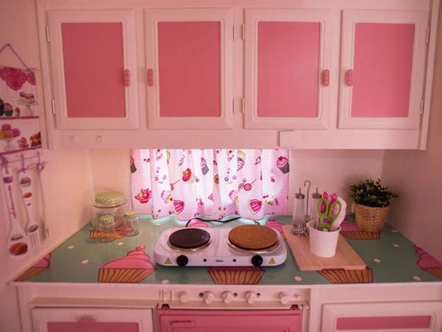 Caravane 4 personnes - ROSE CUPCAKE, sans sanitaires 2