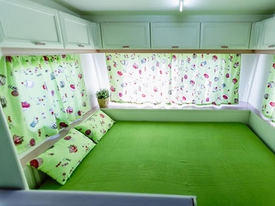Caravane 4 personnes - ROSE CUPCAKE, sans sanitaires 1