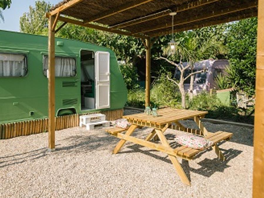 Caravane 4 personnes - TROPICAL- sans sanitaire 1