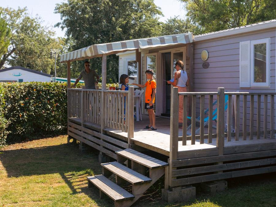 Mobilhome 8 personnes - Mobil-home Sable 40m² (4 chambres) + TV + Terrasse couverte (+ de 8 ans) 8 pers 1