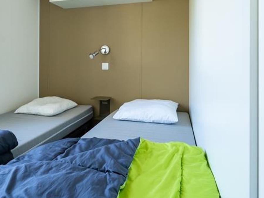 Mobilhome 8 personnes - Mobil-home Sable 40m² (4 chambres) + TV + Terrasse couverte (+ de 8 ans) 8 pers 9