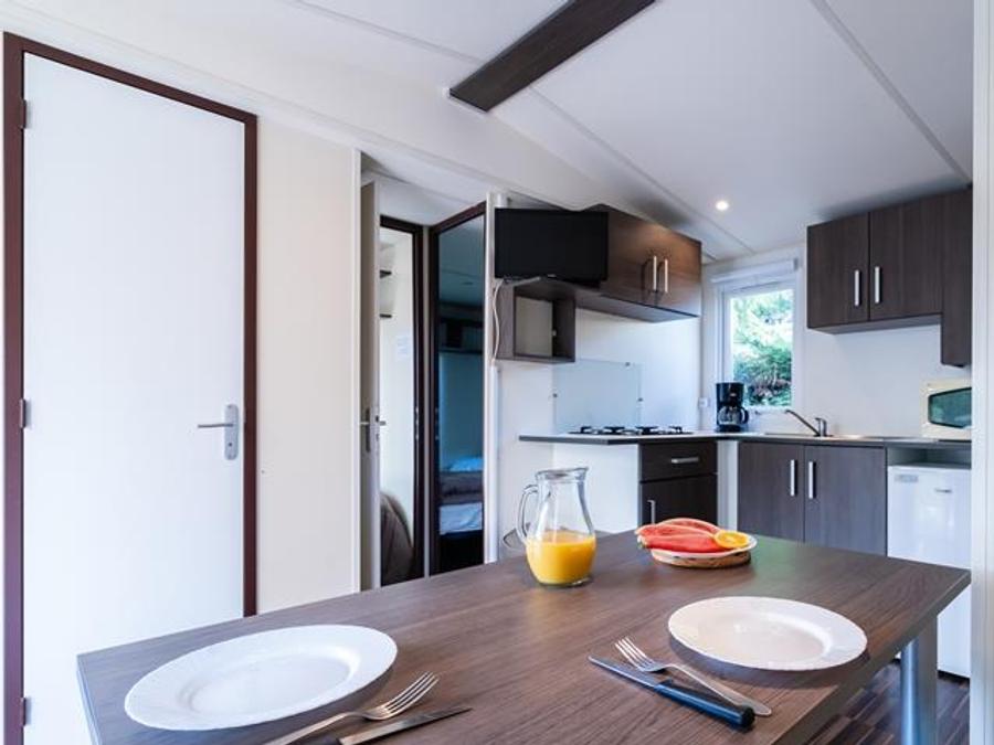 Mobilhome 2 personnes - Mobil-home Plage 18.6m² (+ de 10 ans) (1 chambre) + Terrasse bois semi-couverte + TV 2 pers 4