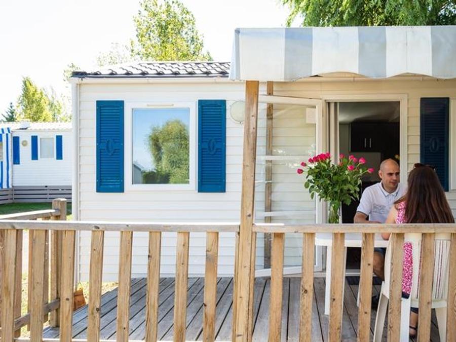 Mobilhome 2 personnes - Mobil-home Plage 18.6m² (+ de 10 ans) (1 chambre) + Terrasse bois semi-couverte + TV 2 pers 1