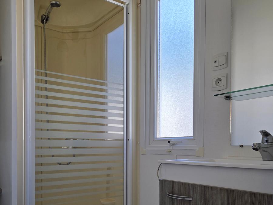 Mobilhome 4 personnes - Ibiza 27,5m² + terrasse semi-couverte 9