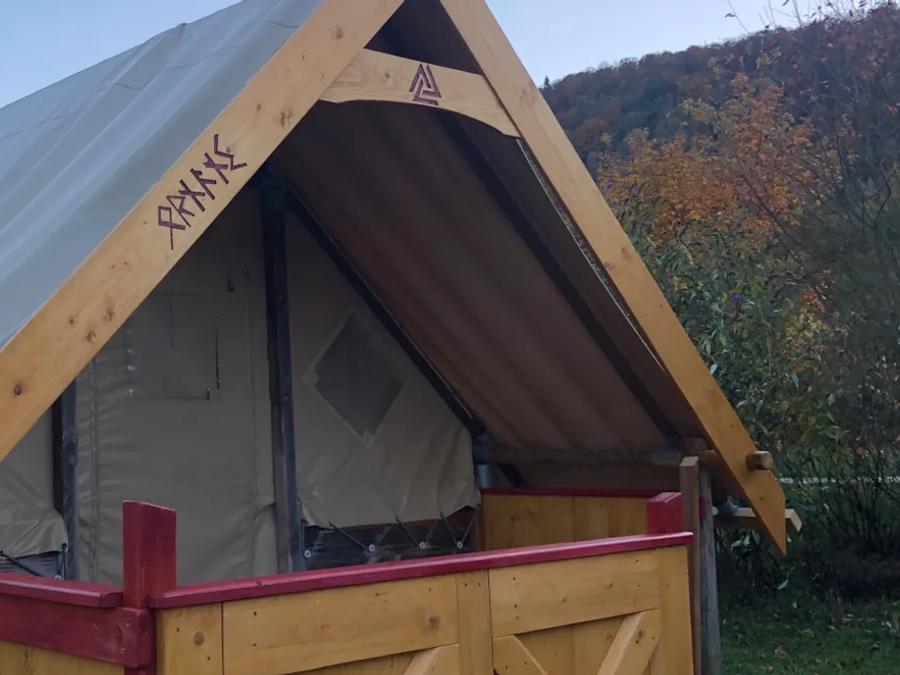 Tente en toile et en bois 4 personnes - LODGE SKALI - sans sanitaires 1