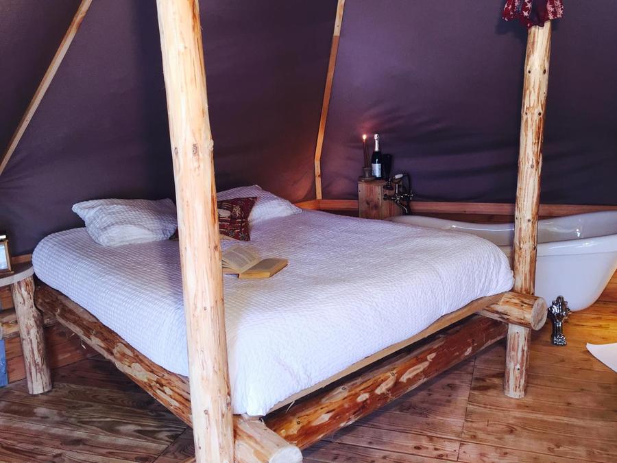 Hébergement 2 personnes - Lodge Venezia - 18m² - Baroque, romantique avec sa baignoire à l'ancienne et petit déjeuner compris. 3