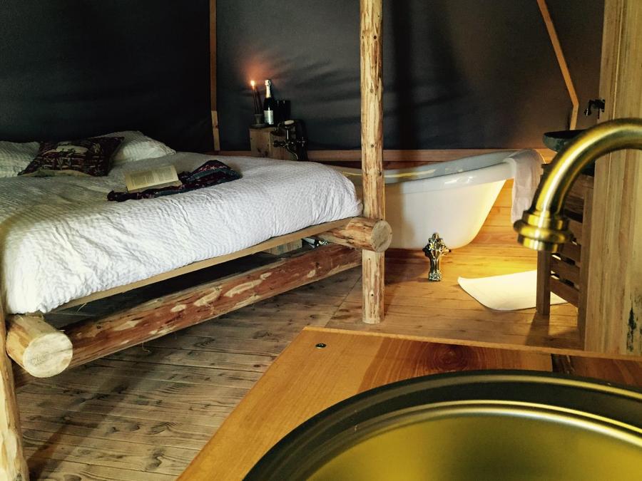 Hébergement 2 personnes - Lodge Venezia - 18m² - Baroque, romantique avec sa baignoire à l'ancienne et petit déjeuner compris. 0