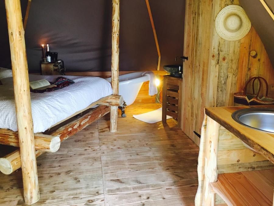 Hébergement 2 personnes - Lodge Venezia - 18m² - Baroque, romantique avec sa baignoire à l'ancienne et petit déjeuner compris. 5