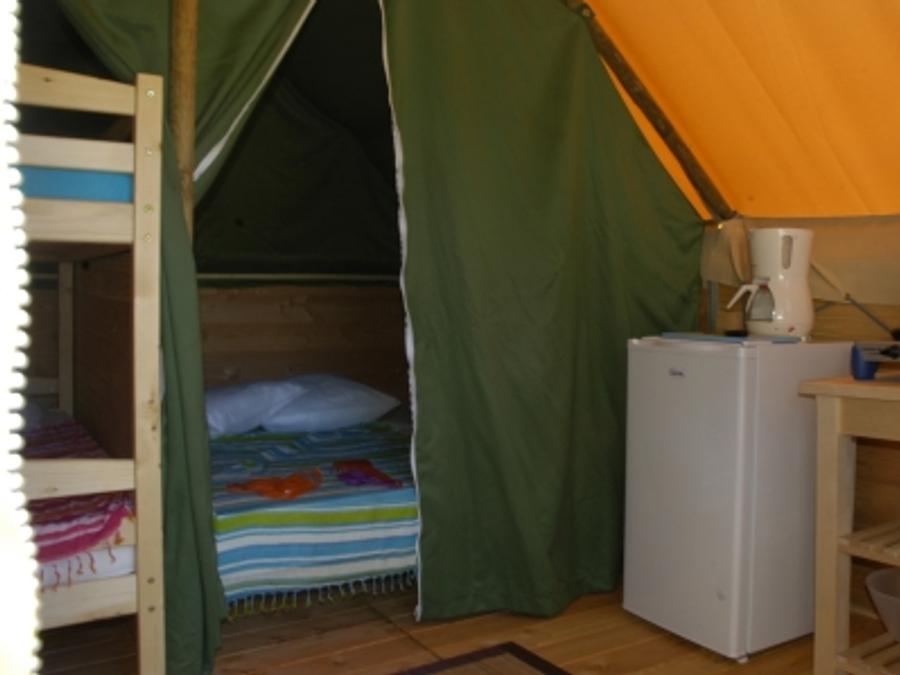 Bungalow toilé 4 personnes - LODGE TRAPPEUR sans sanitaires 3