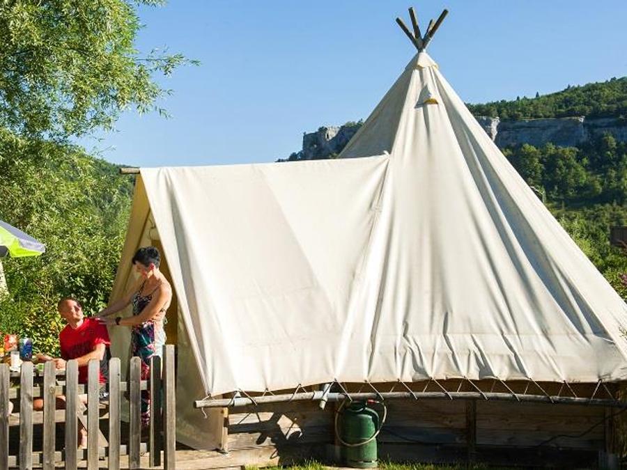 Bungalow toilé 4 personnes - LODGE TRAPPEUR sans sanitaires 1