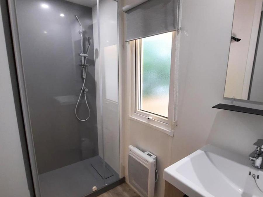 Mobilhome 4 personnes - 2 chambres DRESSING 6