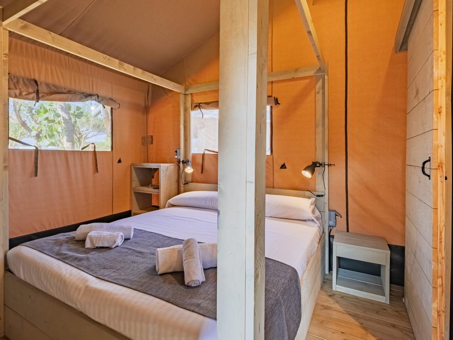 Tente en toile et en bois 2 personnes - Safari Tent 10