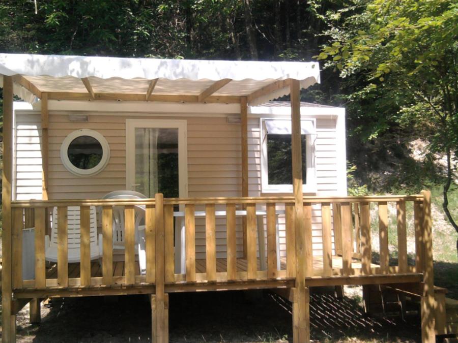 Mobilhome 2 personnes - Confort 18m² (1 chambre) + terrasse couverte 9m² + TV | 2 personnes 0