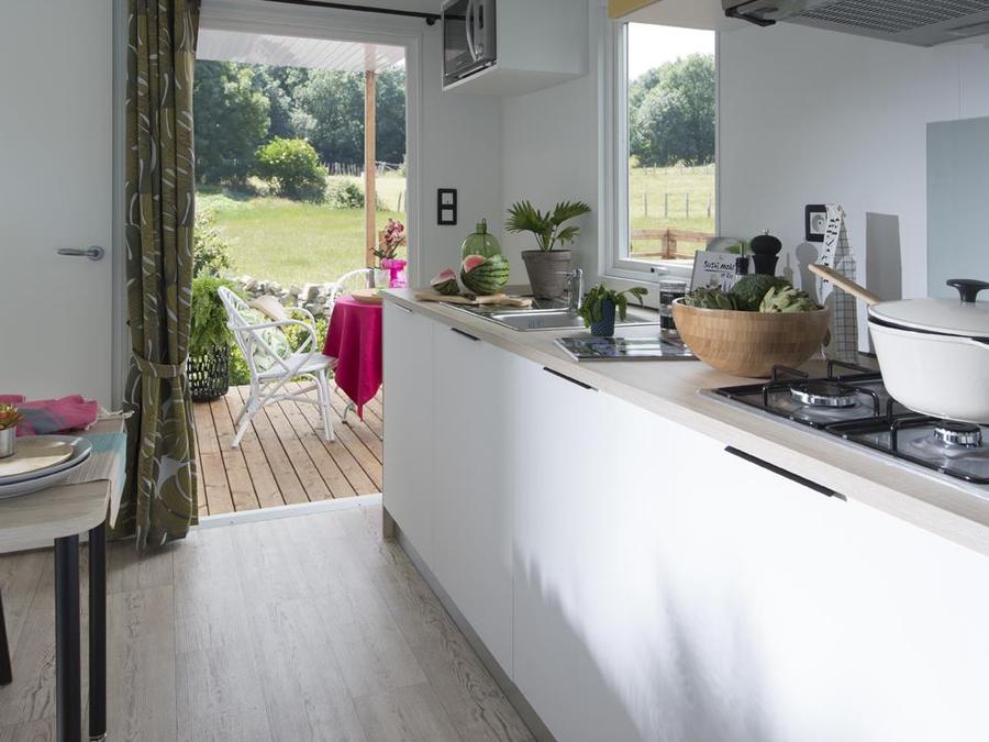 Mobilhome 4 personnes - Confort 25m² (2 chambres) + terrasse semi-couverte 10m² + TV | 4 personnes 2
