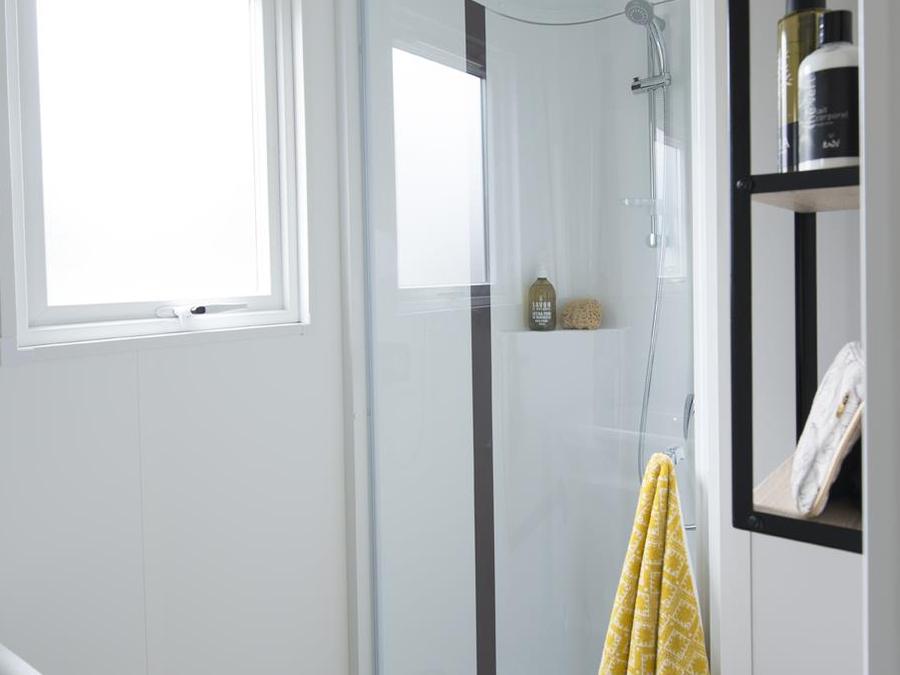 Mobilhome 4 personnes - Confort 25m² (2 chambres) + terrasse semi-couverte 10m² + TV | 4 personnes 5