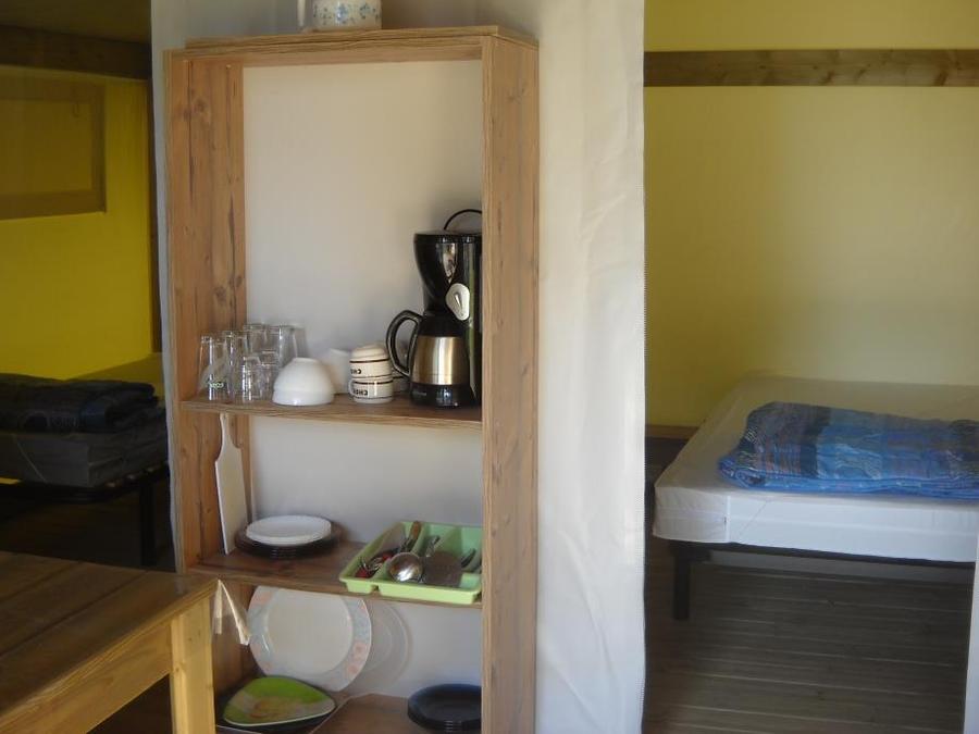 Tente en toile et en bois 4 personnes - Freeflower Standard 28m² (2 chambres) + terrasse couverte 8m²- sans sanitaires et sans salle de bain | 4 personnes 4