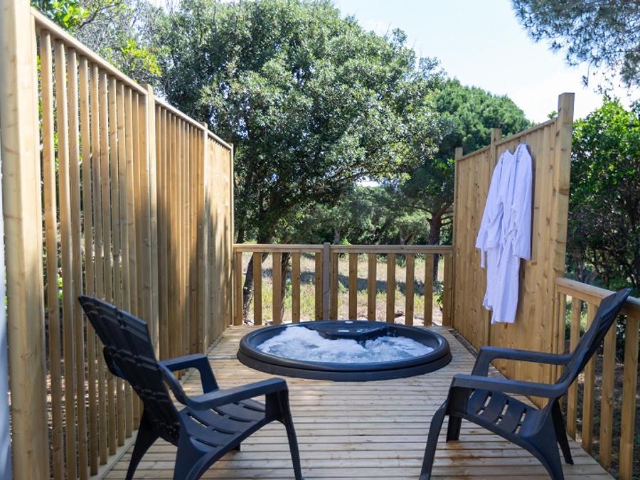 Mobilhome 4 personnes - Key West - 2 chambres - 2 salles de bains + TV + Spa 11