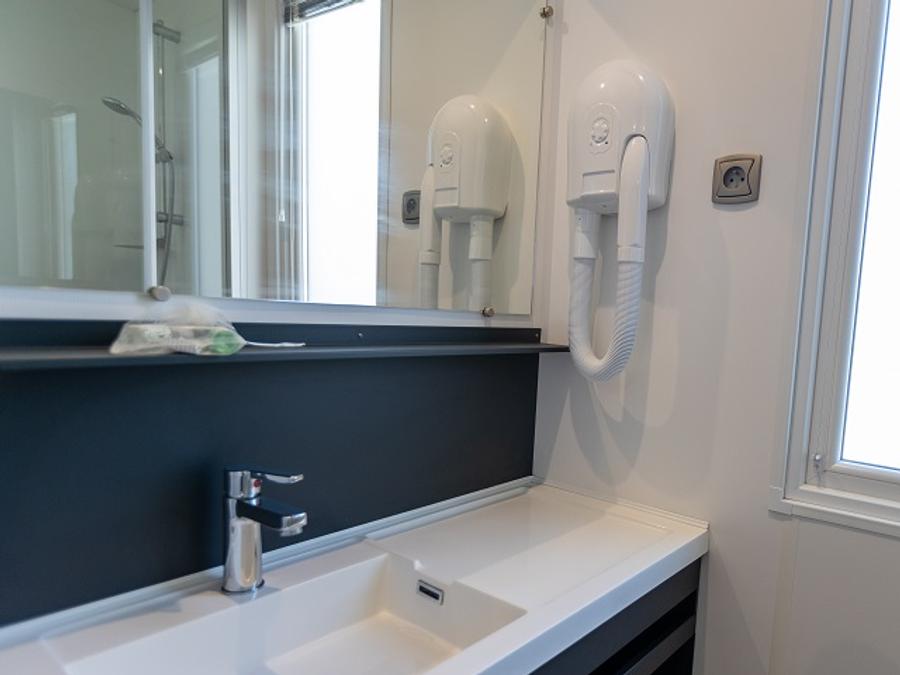 Mobilhome 4 personnes - Key West - 2 chambres - 2 salles de bains + TV + Spa 15