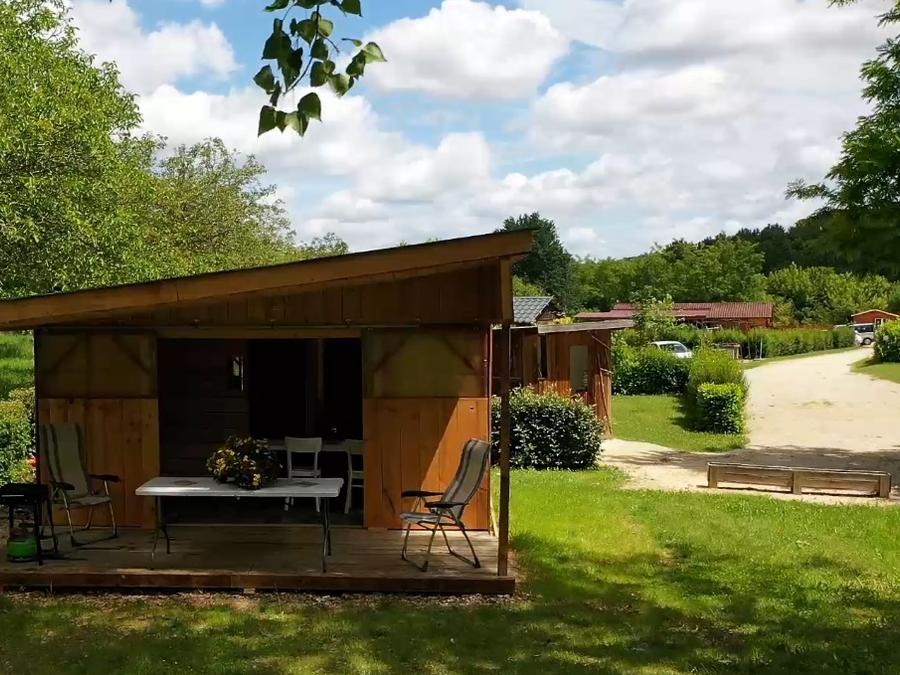 Chalet 4 personnes - CLIM - Cabane Lodge 35 m² sur plancher bois (35 m² avec terrasse) 0