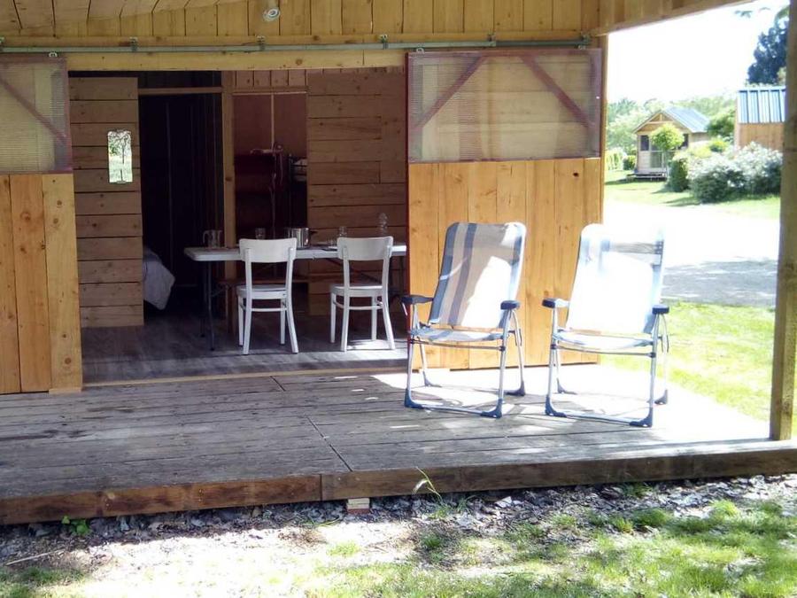 Chalet 4 personnes - CLIM - Cabane Lodge 35 m² sur plancher bois (35 m² avec terrasse) 1