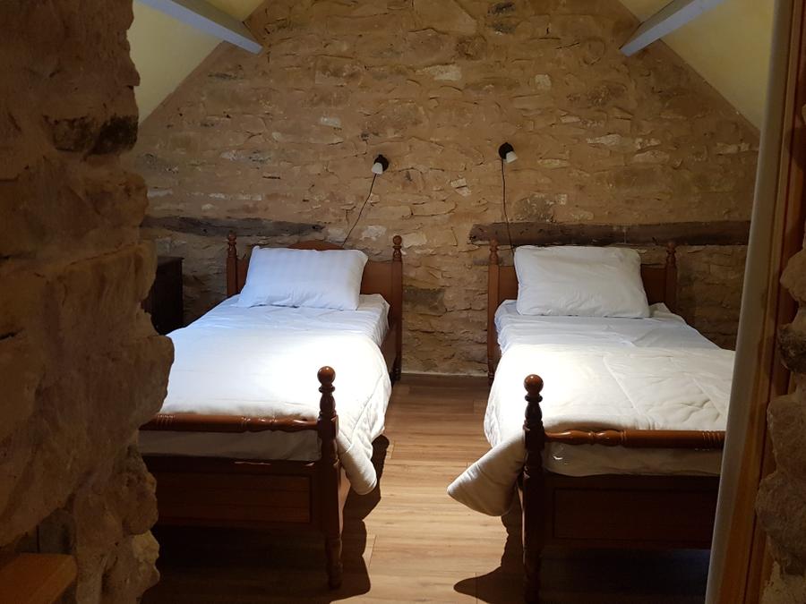Gîte 6 personnes - CLIM -Gite de charme Les Figuiers - Pierre et Bois - avec piscine 5