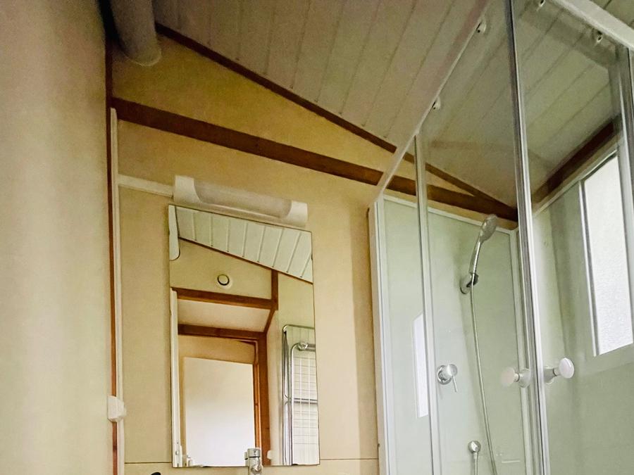 Chalet 4 personnes - Chalet Peuplier Standard 26m² - 2 chambres + Terrasse couverte 10m² + Clim + TV 4 pers. 6