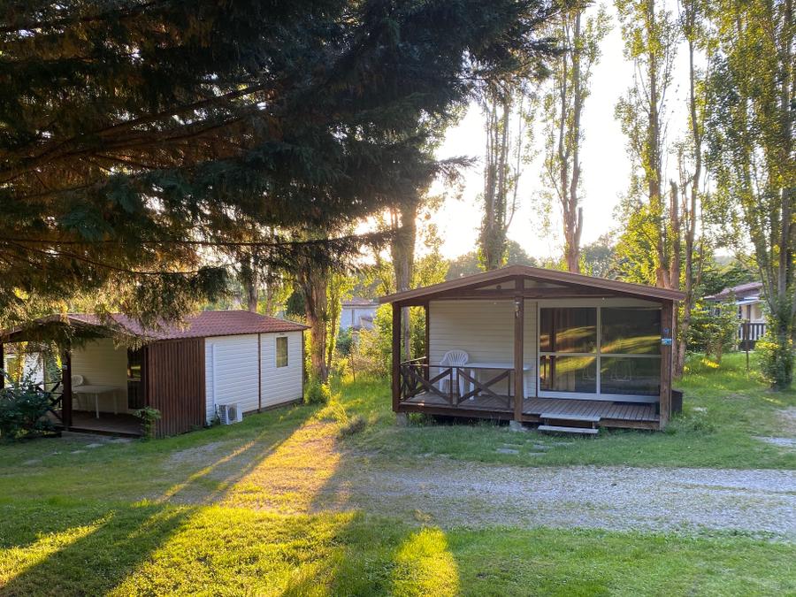 Chalet 4 personnes - Chalet Peuplier Standard 26m² - 2 chambres + Terrasse couverte 10m² + Clim + TV 4 pers. 0