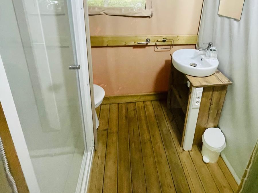 Tente en toile et en bois 5 personnes - Lodge Noisetier Standard 22m² - 2 chambres + Terrasse couverte 8m² 5